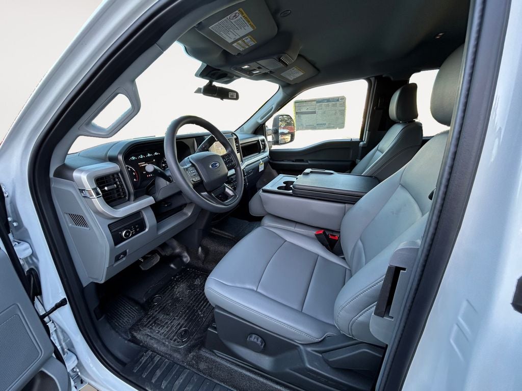 2025 Ford F-350SD Chassis XL