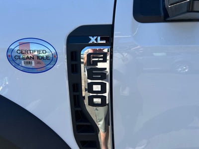 2025 Ford F-600SD XL