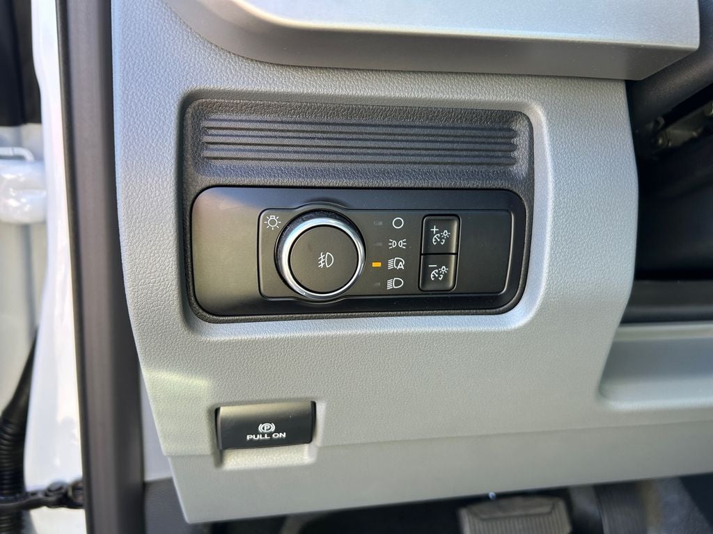 2025 Ford F-600SD XL