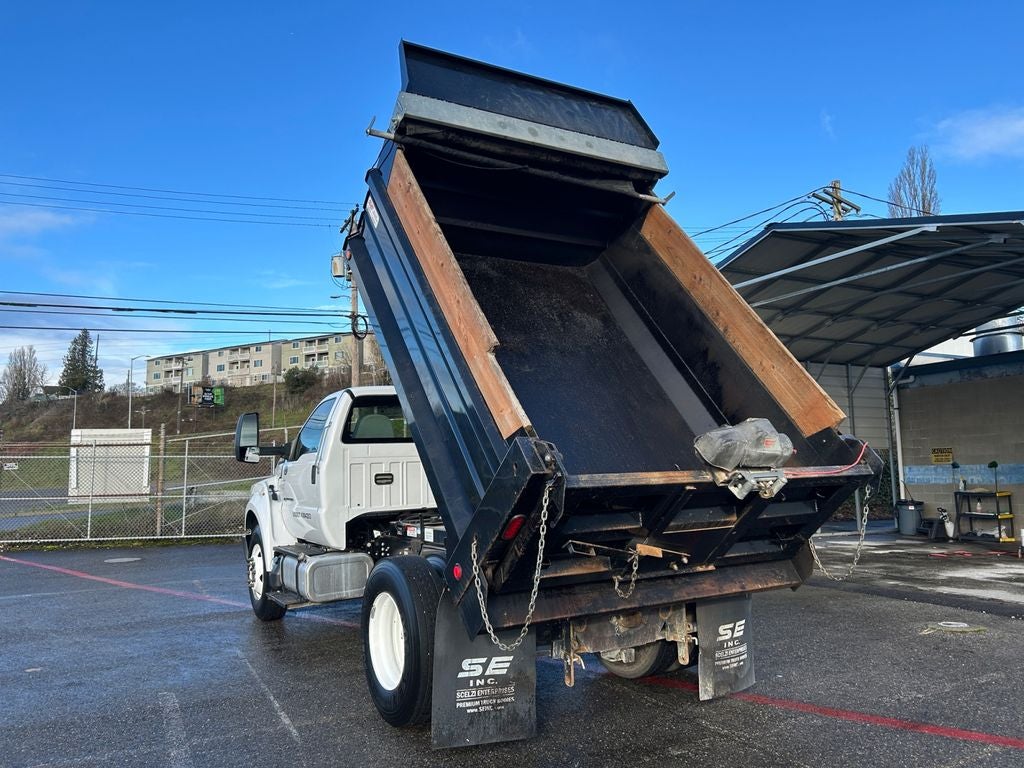 2023 Ford F-650SD Base