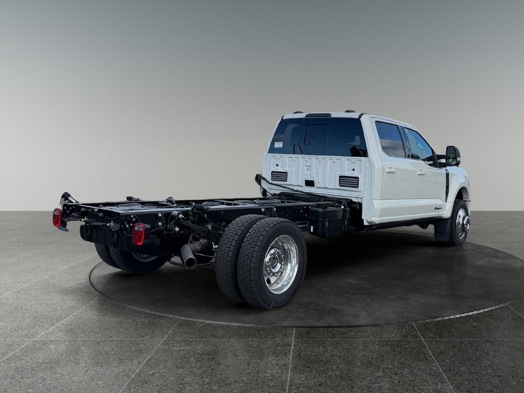 2027 Ford F-550SD Platinum