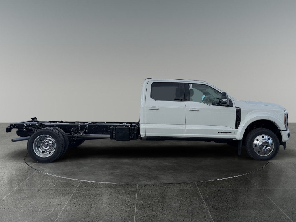 2027 Ford F-550SD Platinum