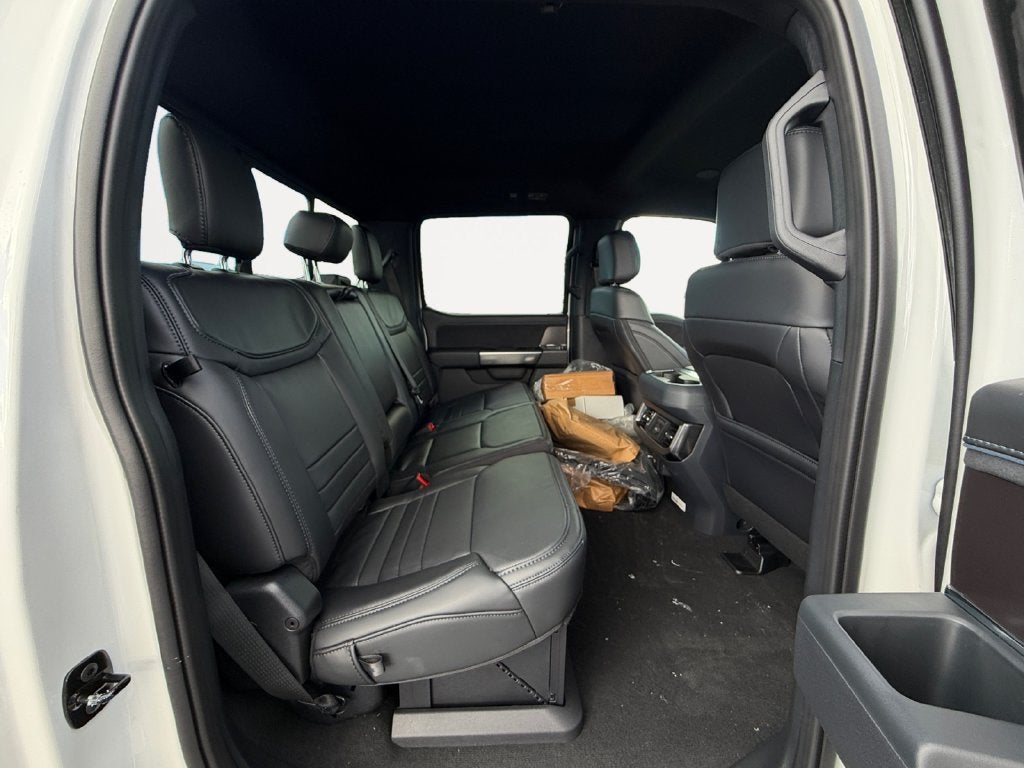2027 Ford F-550SD Platinum
