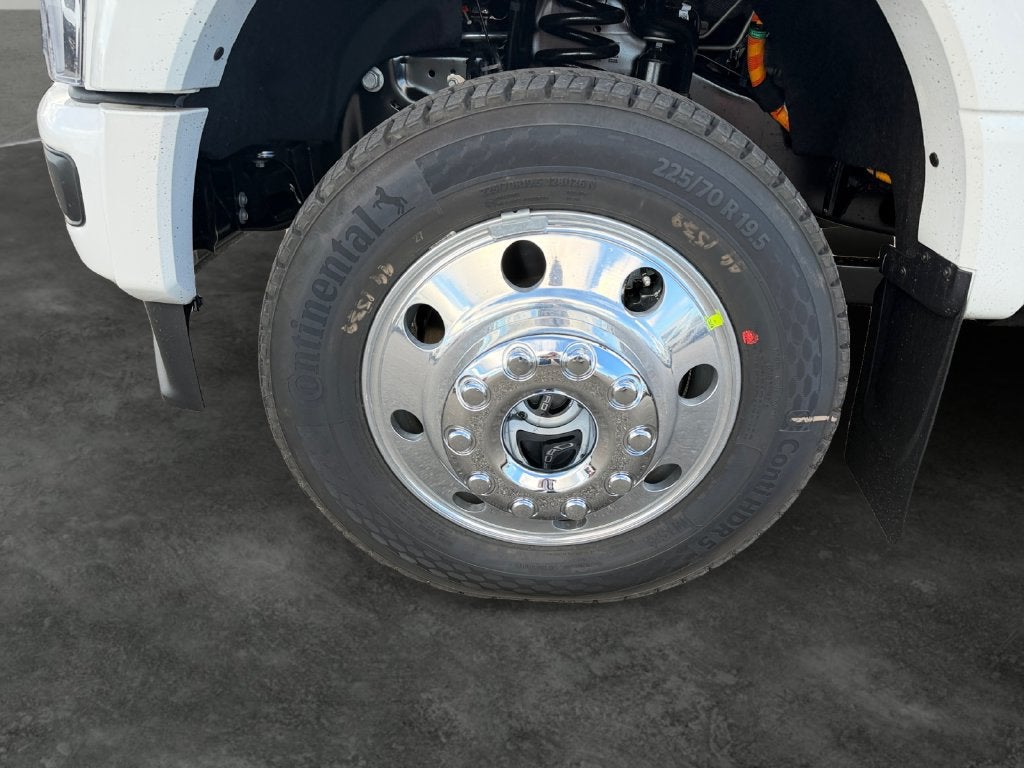 2027 Ford F-550SD Platinum