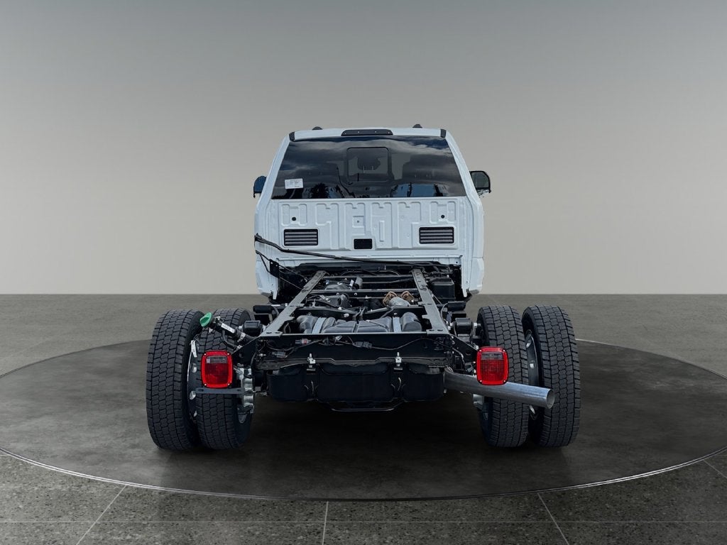 2027 Ford F-550SD Platinum