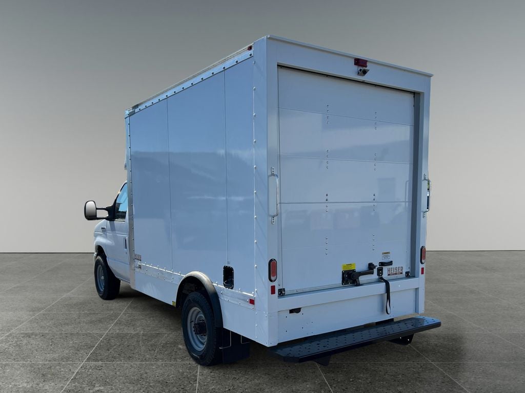 2026 Ford E-350 Base Cutaway