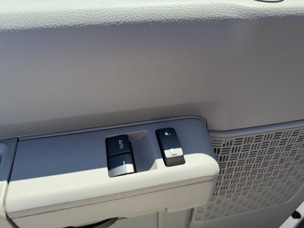 2027 Ford E-450SD Base