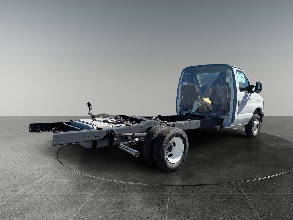 2027 Ford E-450SD Base