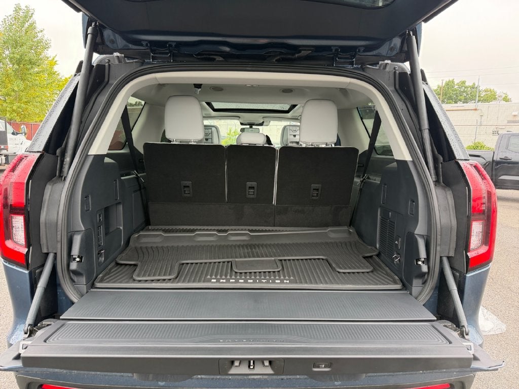2027 Ford Expedition Max Platinum INTRANSIT