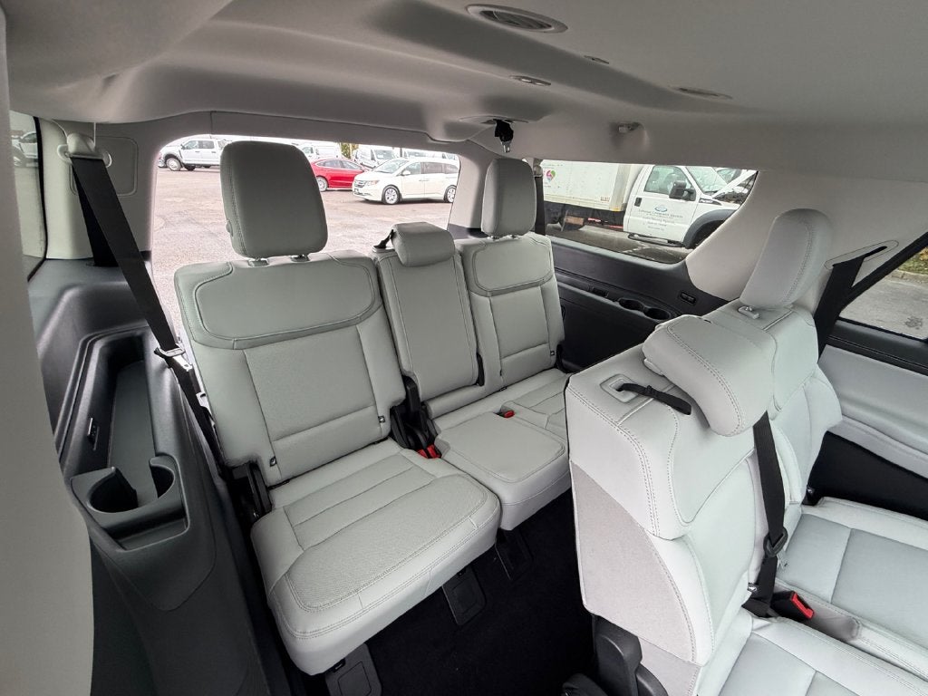 2027 Ford Expedition Max Platinum INTRANSIT