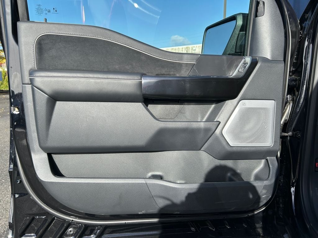 2025 Ford F-150 Lightning Platinum