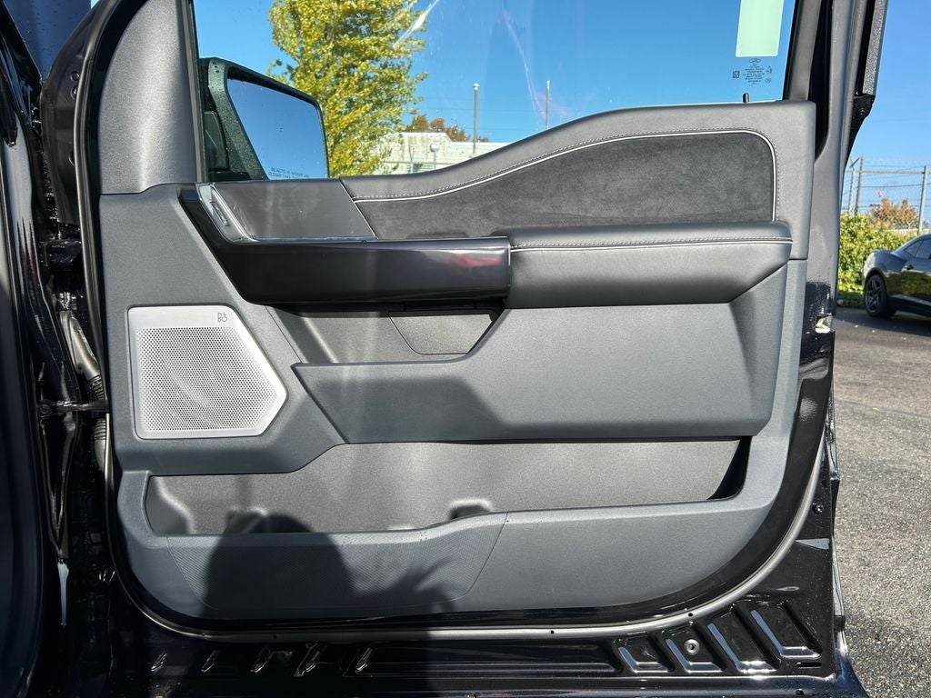 2025 Ford F-150 Lightning Platinum