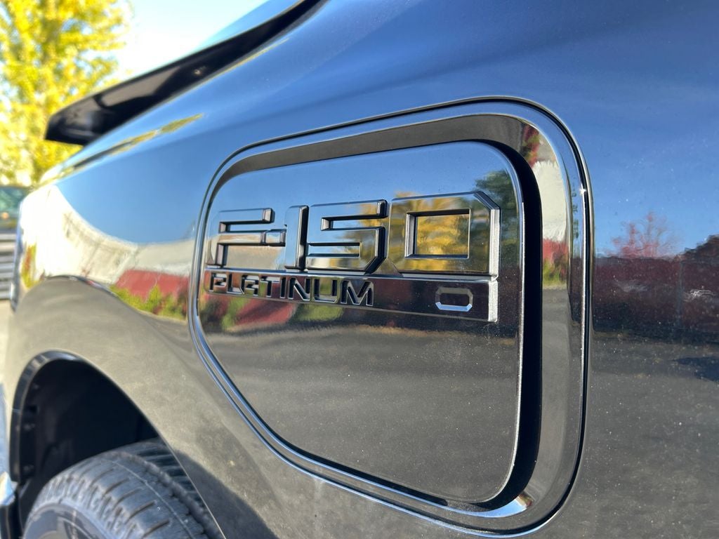 2025 Ford F-150 Lightning Platinum