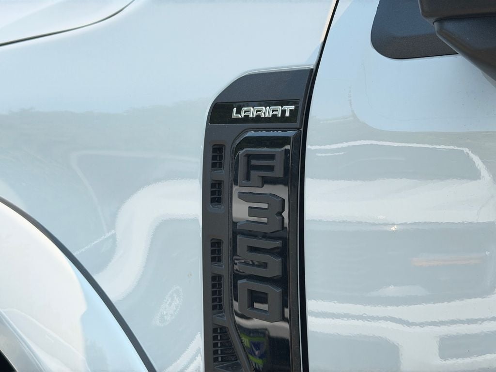 2026 Ford F-350SD Lariat ROUSH