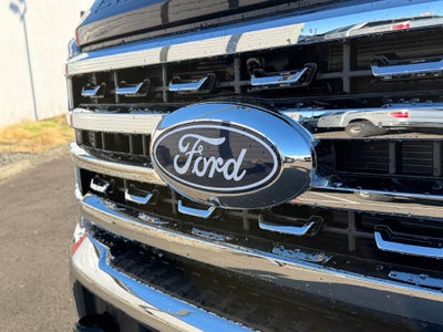 2027 Ford F-350SD Lariat