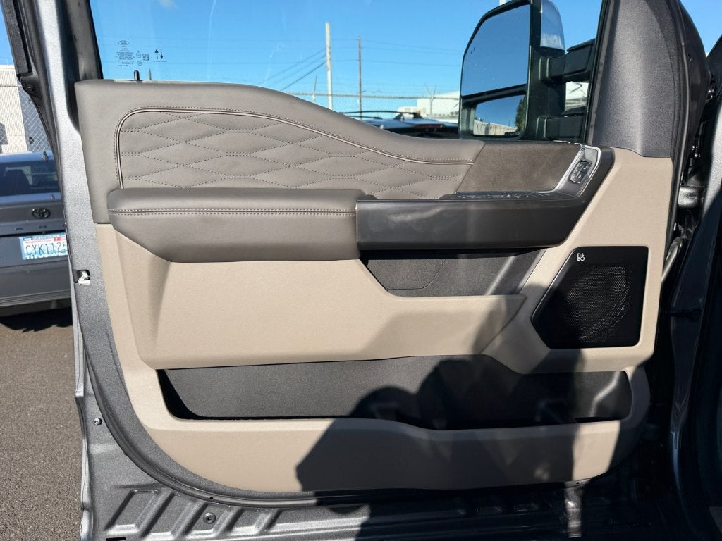 2027 Ford F-450SD Platinum