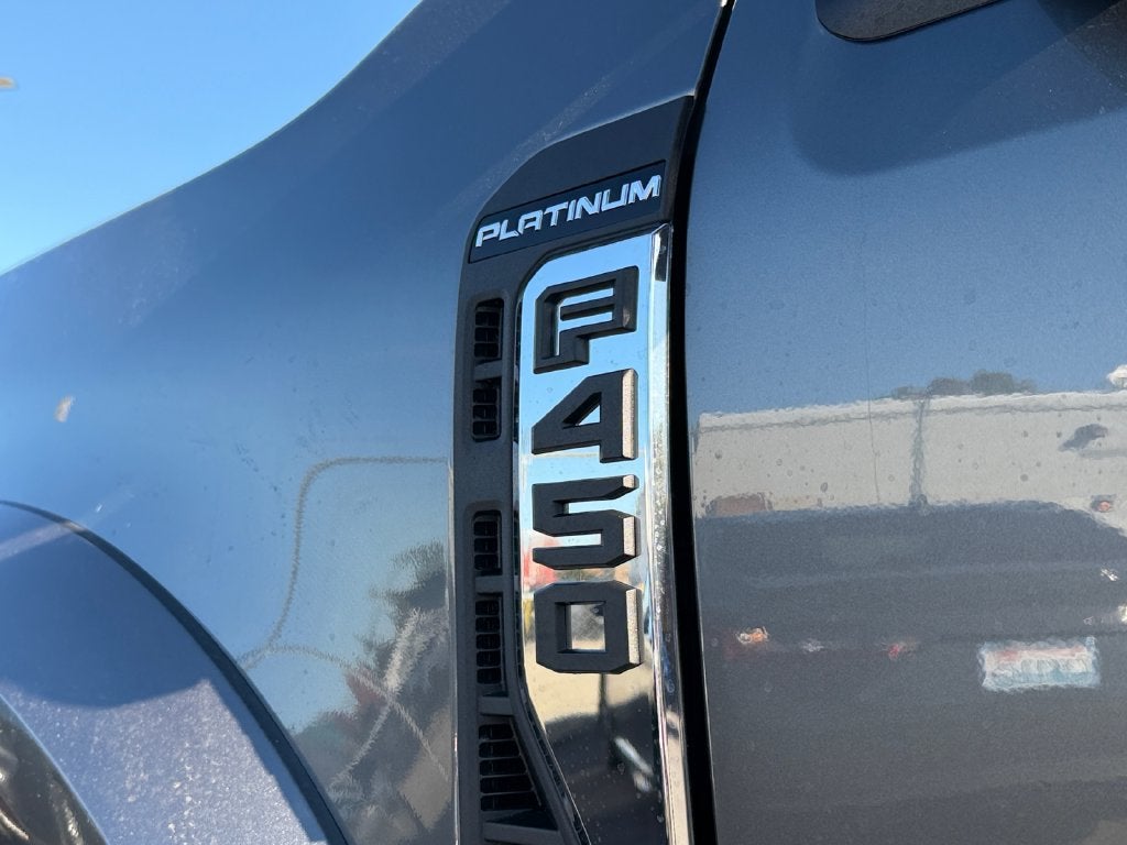 2027 Ford F-450SD Platinum