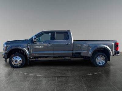 2027 Ford F-450SD Platinum