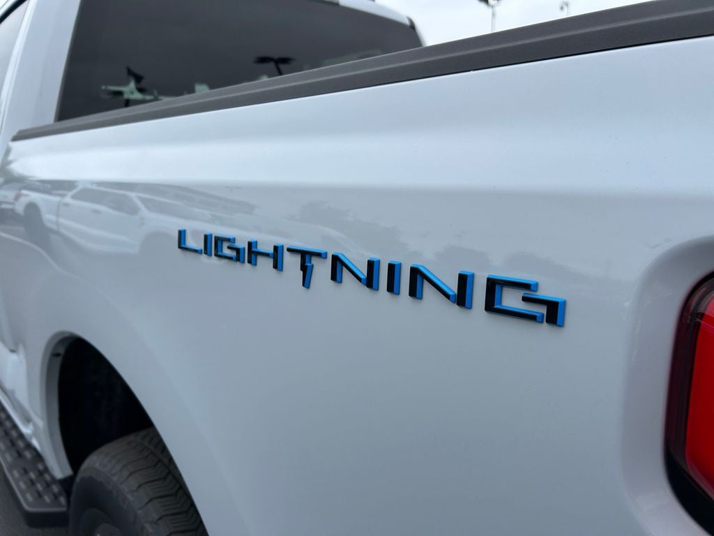 2025 Ford F-150 Lightning Flash