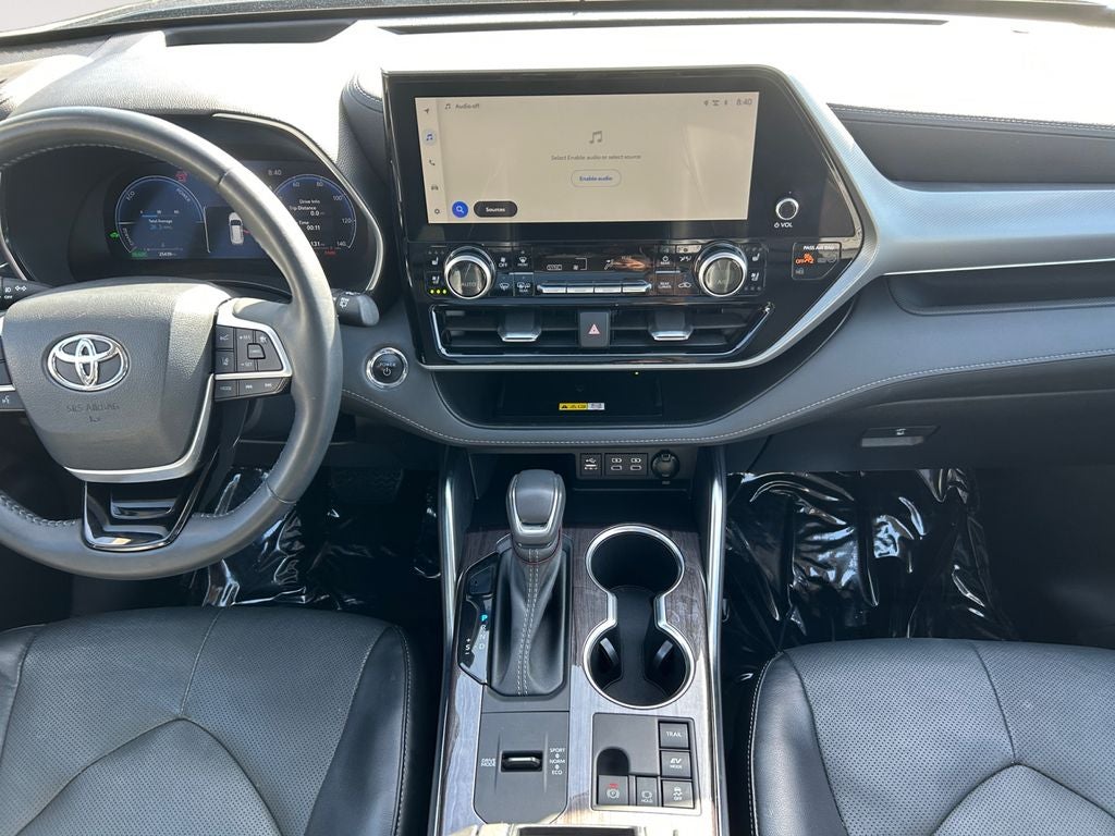 2023 Toyota Highlander Hybrid Platinum