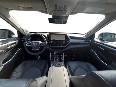 2023 Toyota Highlander Hybrid Platinum