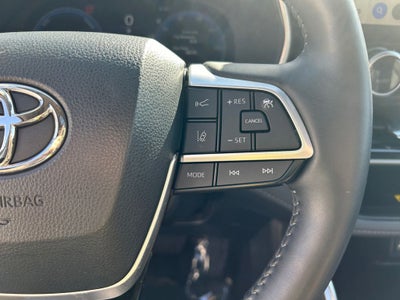 2023 Toyota Highlander Hybrid Platinum