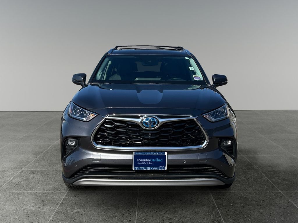 2023 Toyota Highlander Hybrid Platinum