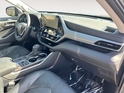 2023 Toyota Highlander Hybrid Platinum