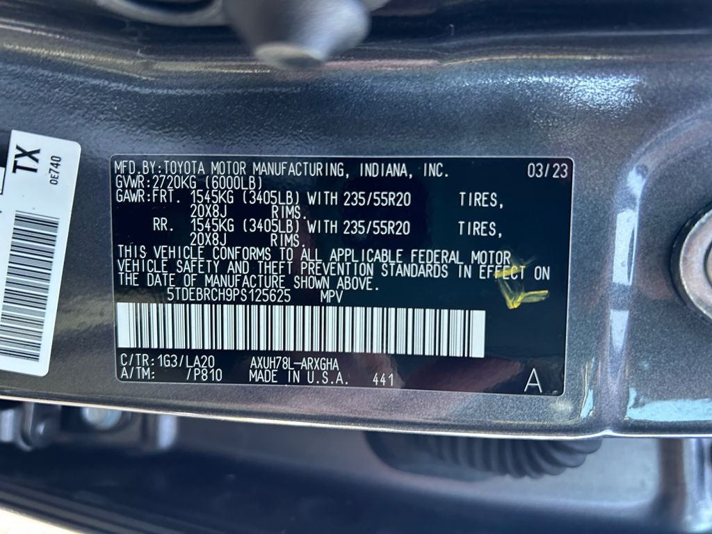 2023 Toyota Highlander Hybrid Platinum