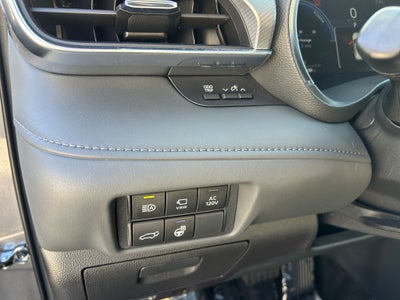 2023 Toyota Highlander Hybrid Platinum