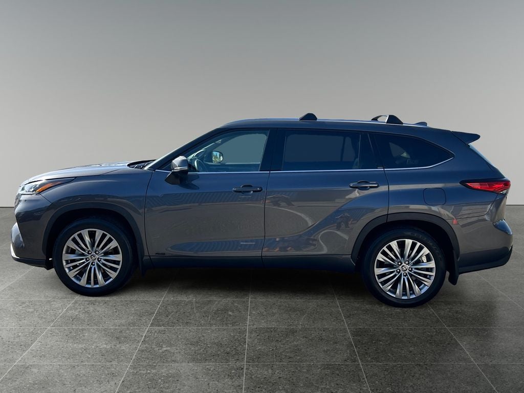 2023 Toyota Highlander Hybrid Platinum