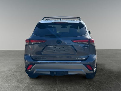 2023 Toyota Highlander Hybrid Platinum