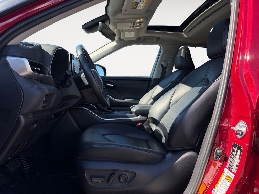 2022 Toyota Highlander Hybrid XLE