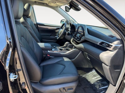 2024 Toyota Highlander Platinum