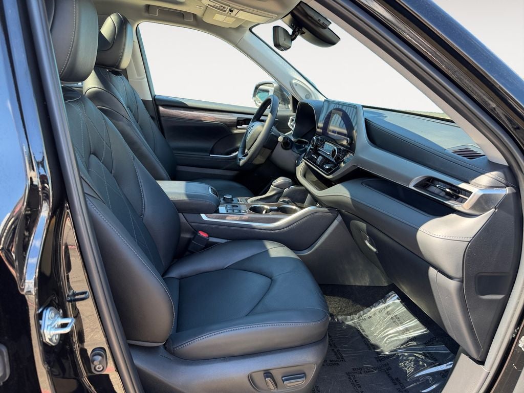 2024 Toyota Highlander Platinum