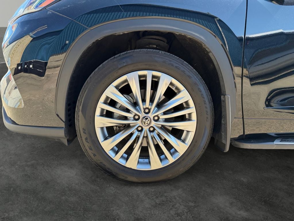 2024 Toyota Highlander Platinum
