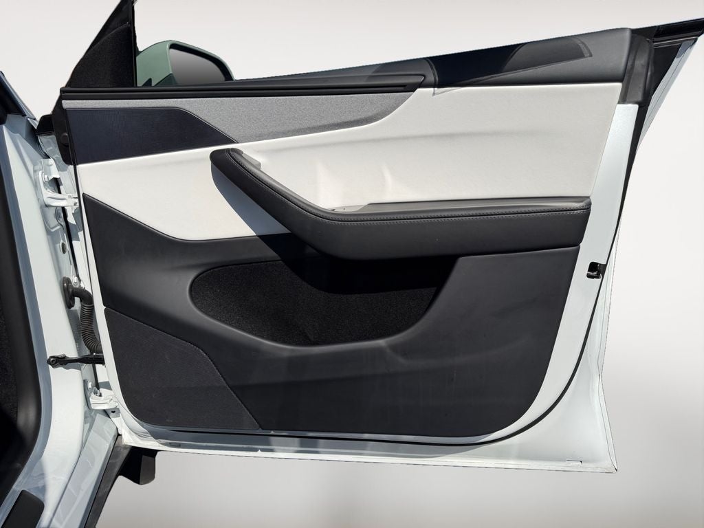 2026 Tesla Model Y Base