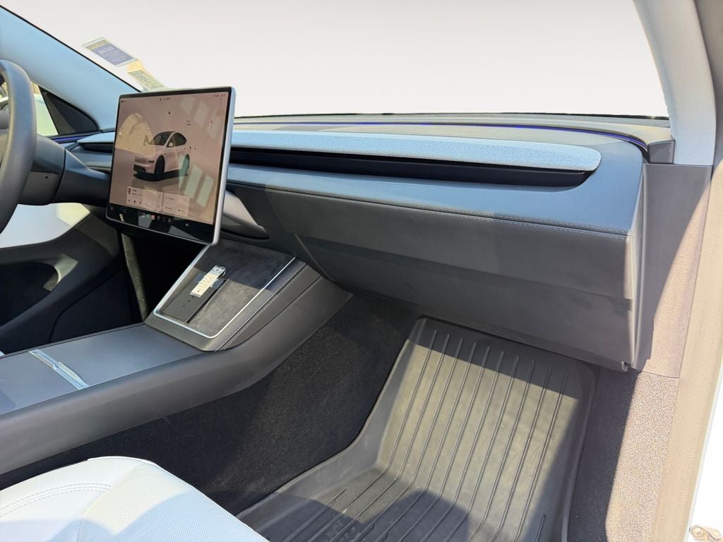 2026 Tesla Model Y Base
