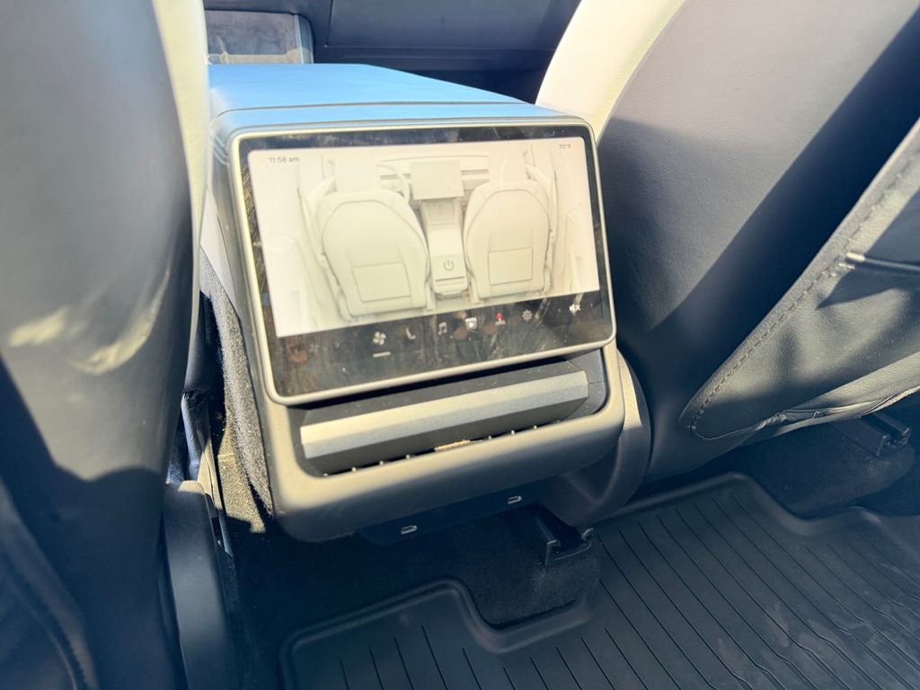 2026 Tesla Model Y Base