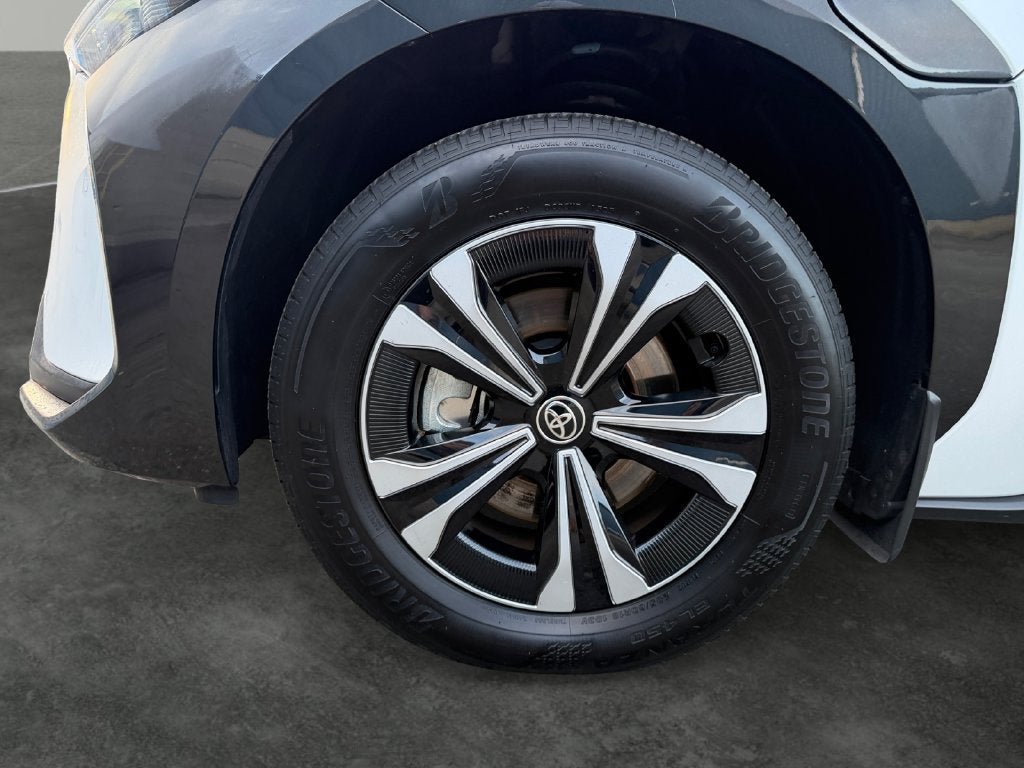 2025 Toyota bZ4X XLE