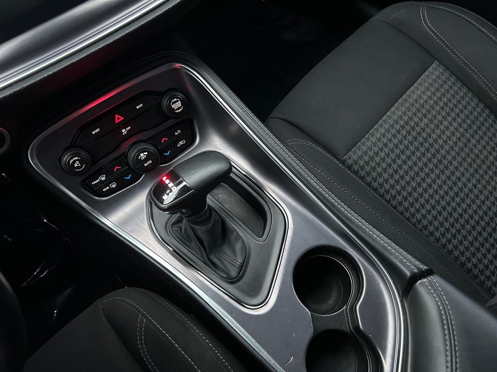 2015 Dodge Challenger SXT