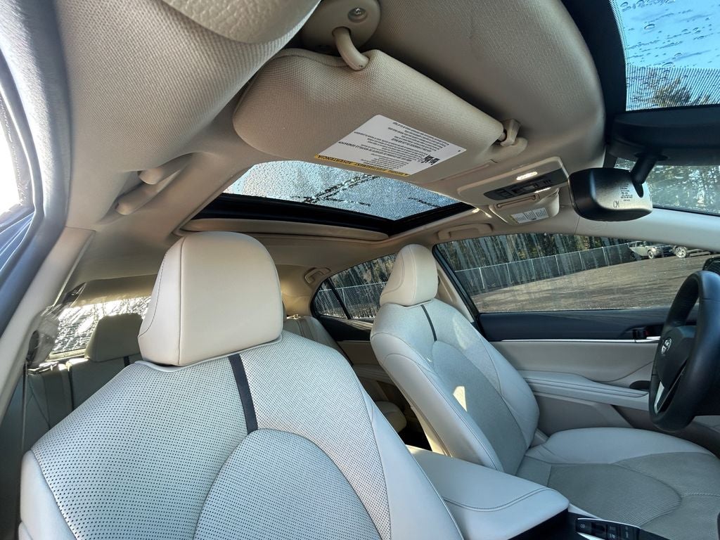 2022 Toyota Camry Hybrid XLE