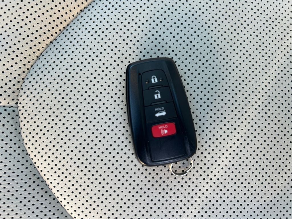 2022 Toyota Camry Hybrid XLE