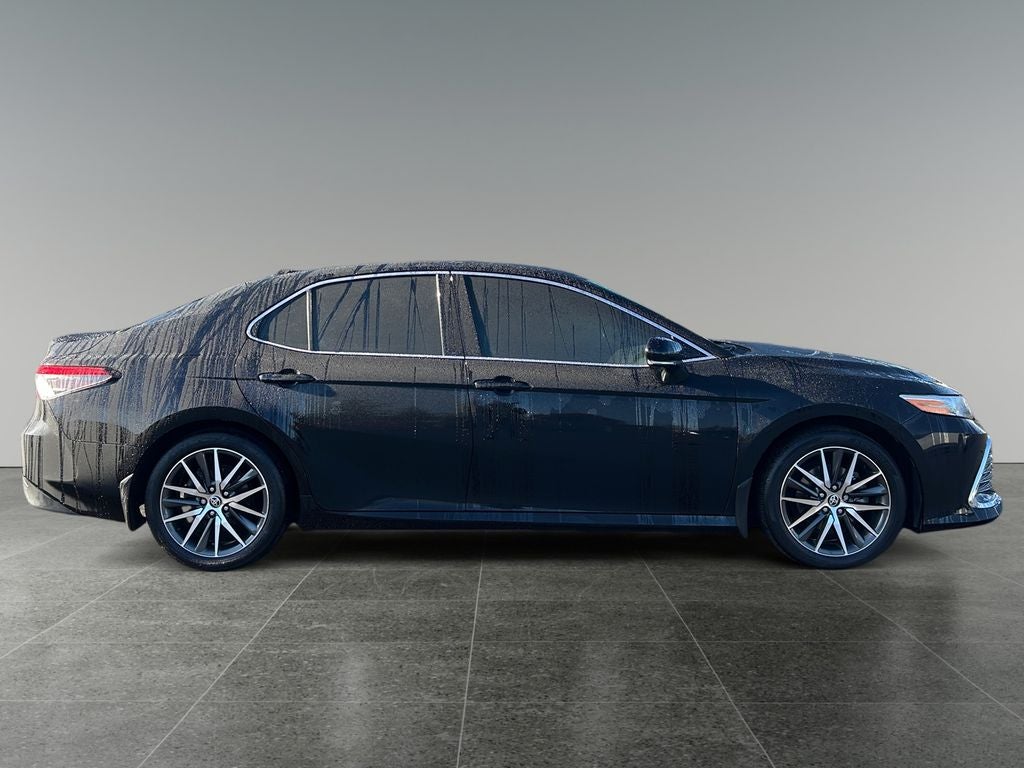 2022 Toyota Camry Hybrid XLE