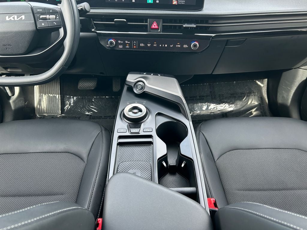 2025 Kia EV6 Light