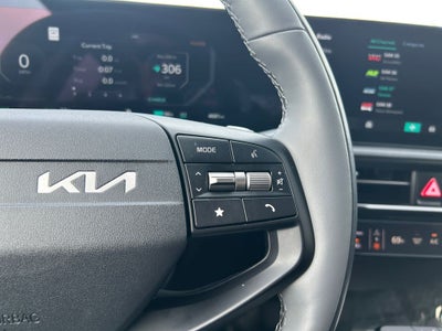 2025 Kia EV6 Light
