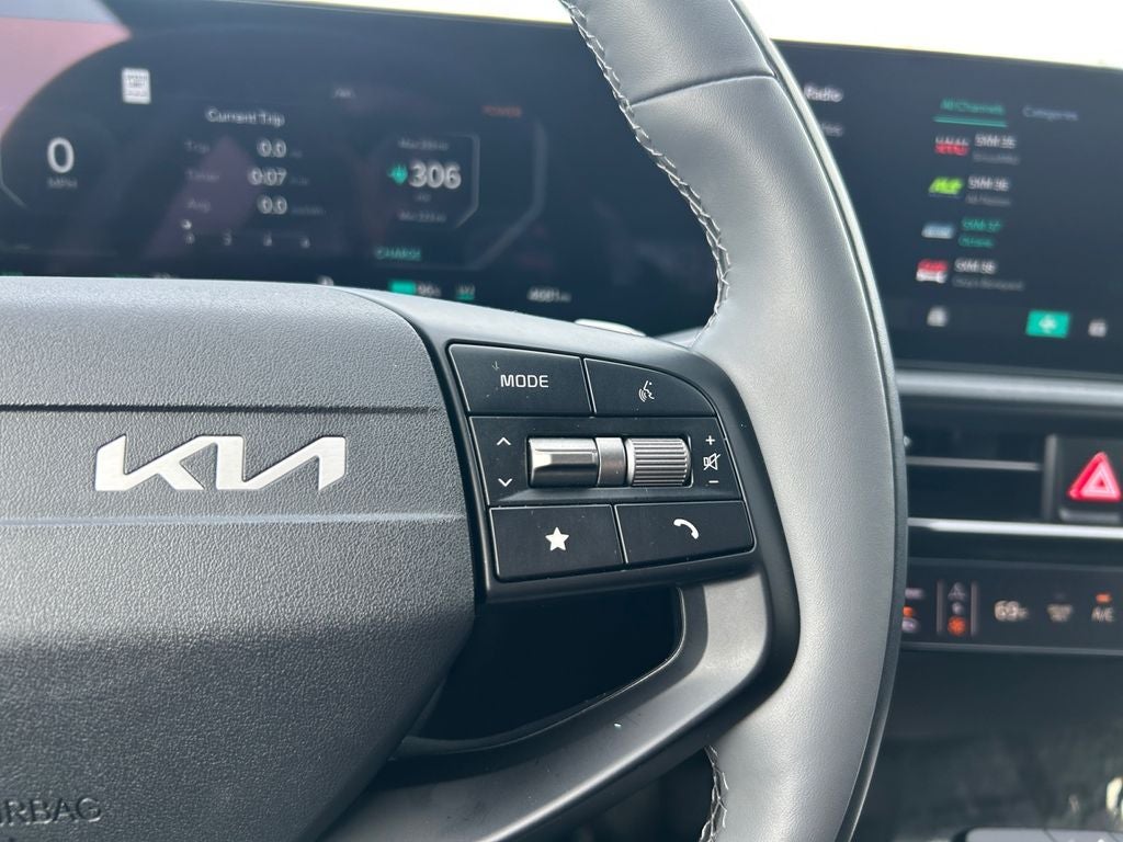 2025 Kia EV6 Light