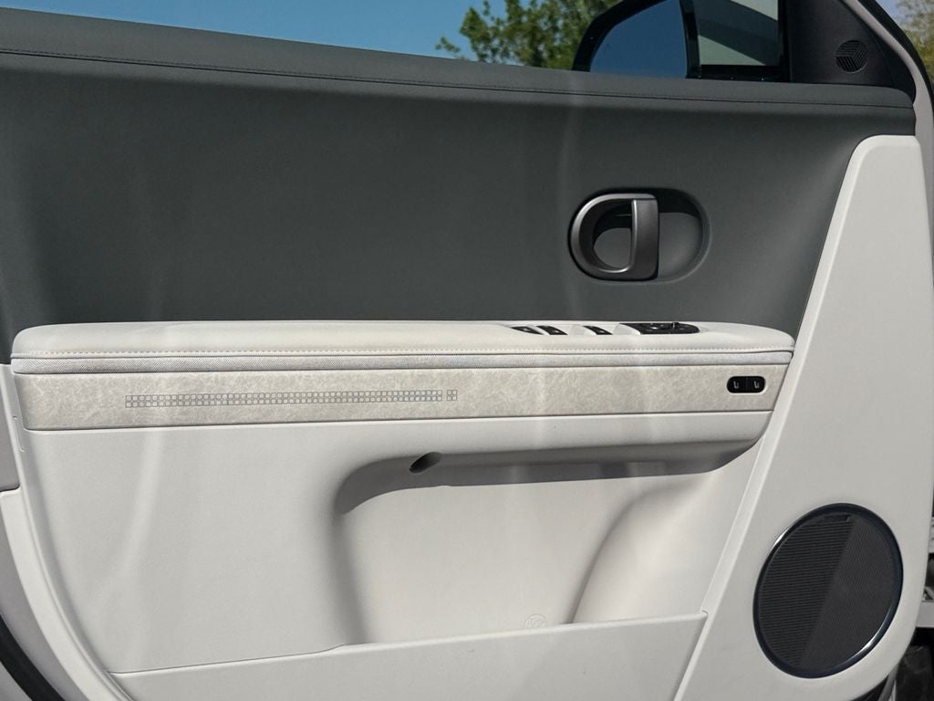 2025 Hyundai IONIQ 5 Limited - Photo 21