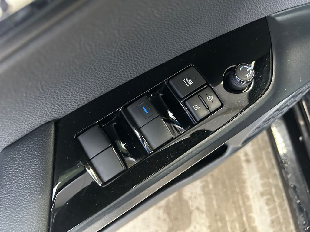 2022 Toyota Prius Base