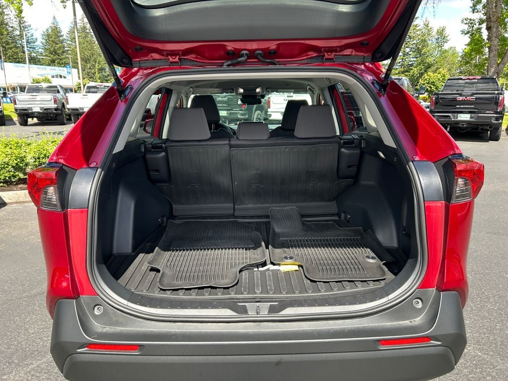 2025 Toyota RAV4 Hybrid XLE